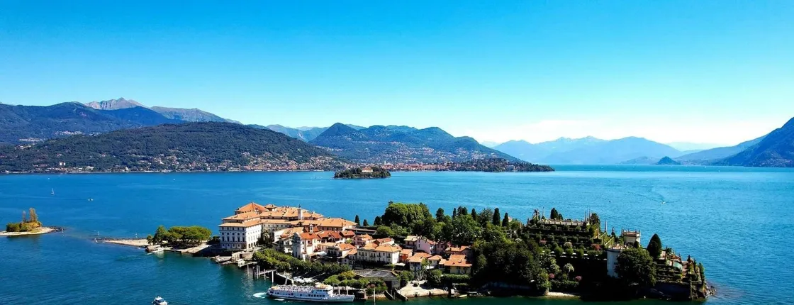 Isola Madre and Isola Bella hop-on hop-off boat tour from Stresa