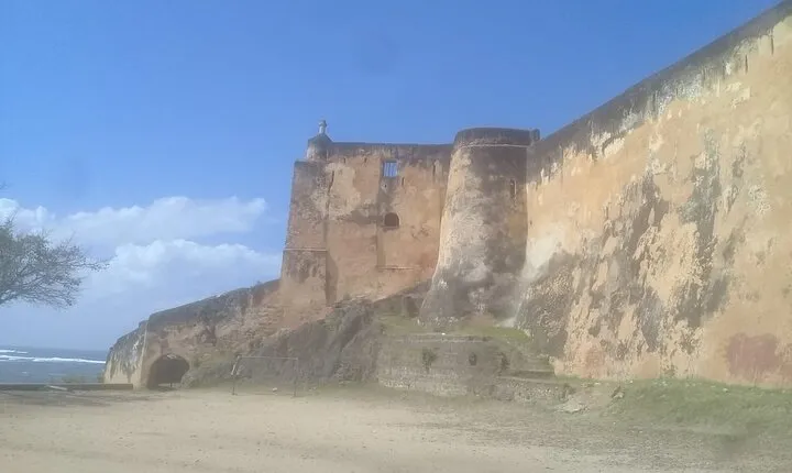 Walking Tour Through Old Town Mombasa and Fort Jesus