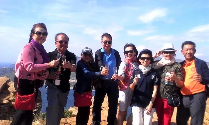 Aix en Provence, Marseille & Cassis Private Tour in Minivan