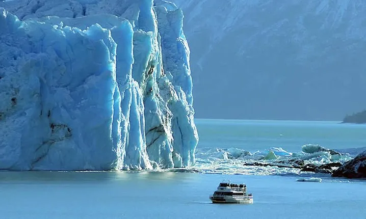 Perito Moreno Glacier with Navigation from El Calafate