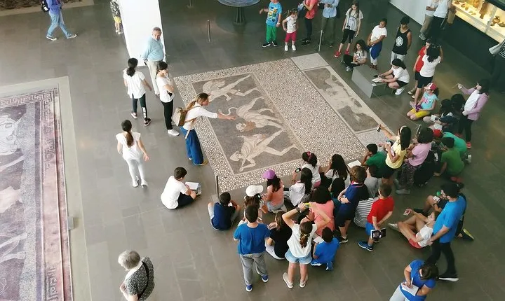 Discover Vergina and Pella: Day Trip to Macedonian Kingdom