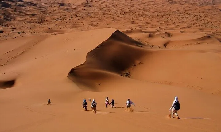 Trekking in Erg chebbi Desert with Overnight Camp, Local Guide