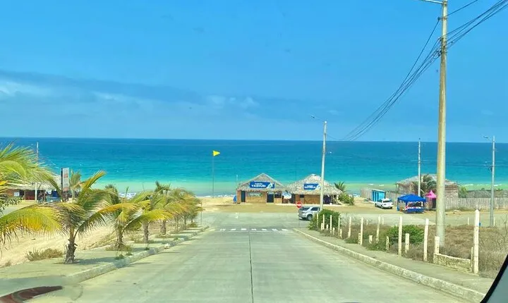 Panama Hat Maker, Artisan goods, Museum, Beachfront local Cuisine. SHORE TOUR