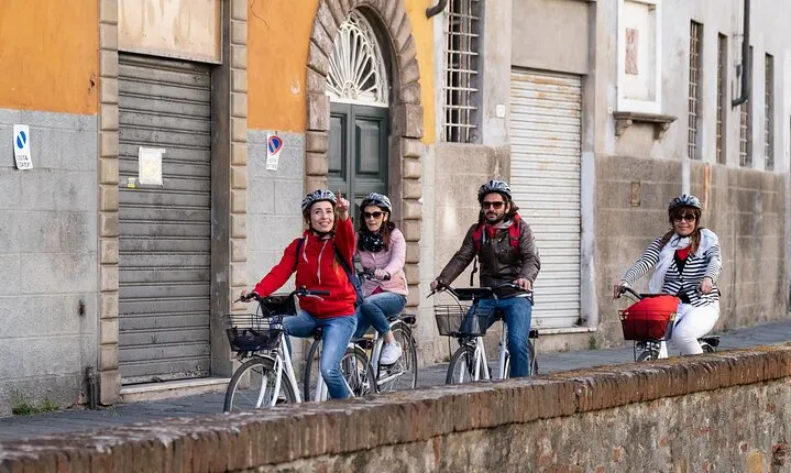 Lucca Bikes and Bites with food tastings for Small Groups or Private