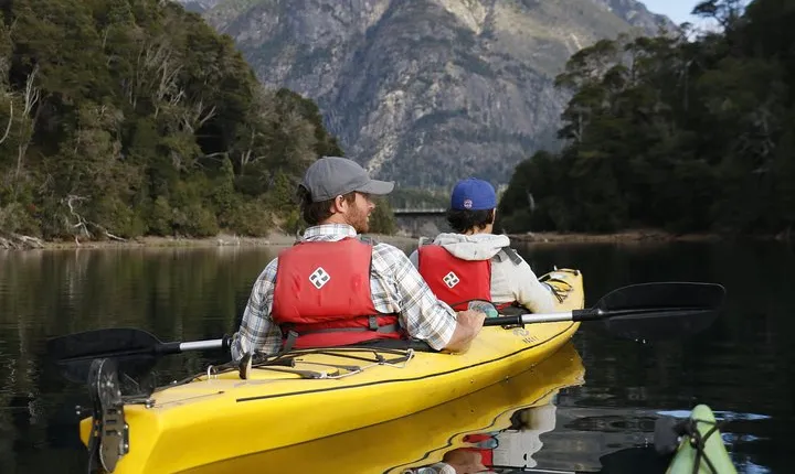 Half a day of kayaking on Lake Moreno in private service
