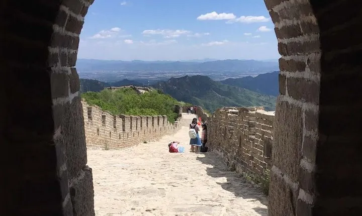 Mutianyu Great Wall Bus Tour with Overnight at Mountain Villa