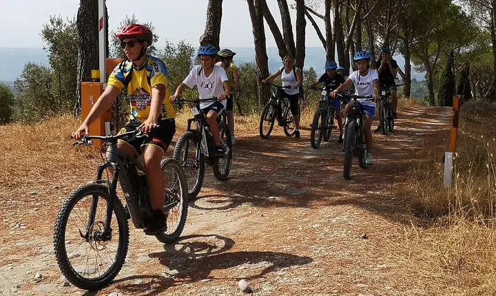 Unique EnoBike experience with tasting in 2 excellent wineries