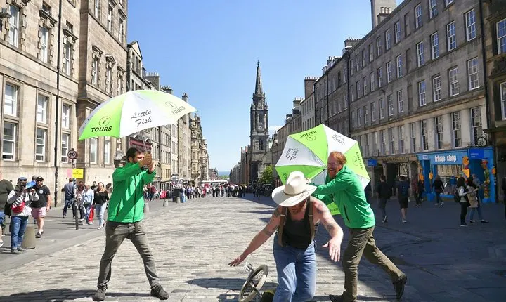 Old Town Walking Tour History and Tales in Edinburgh