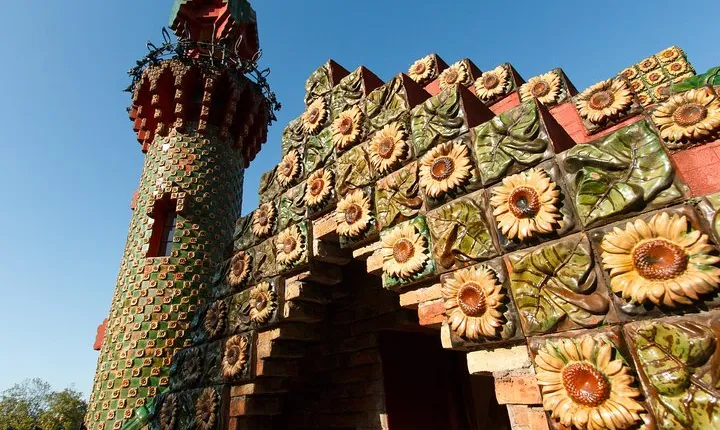 Comillas, Modernism & Gaudi with entrance tickets -small groups