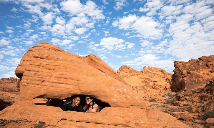 Valley of Fire Guided Hike from Las Vegas