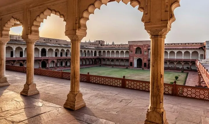 Full Day Taj Mahal, Agra Fort & Baby Taj Tour from Delhi by Car