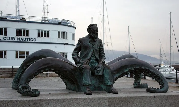 GROUP walking tour in Vigo