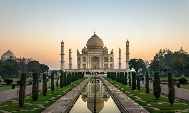 Private Taj Mahal & Agra Day Trip From Delhi with Transfers