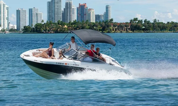 Fully Private Speed Boat Tours, VIP-style Miami Speedboat Tour of Star Island!