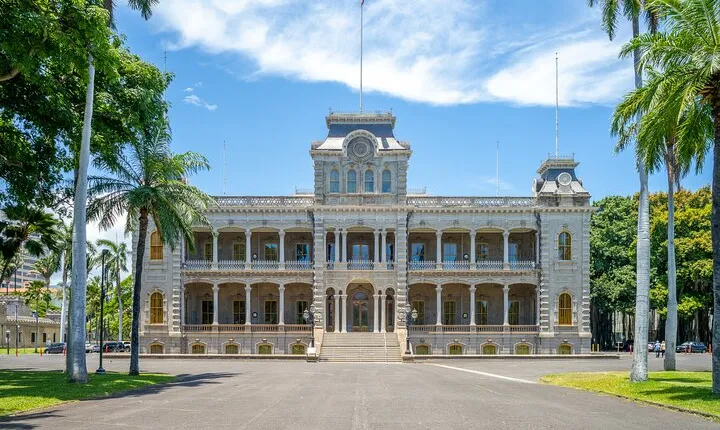 Deluxe Pearl Harbor, USS Arizona Memorial & Honolulu City Tour