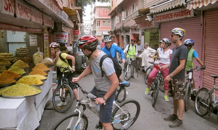 3-Hour Morning Bike Tour of Jaipur