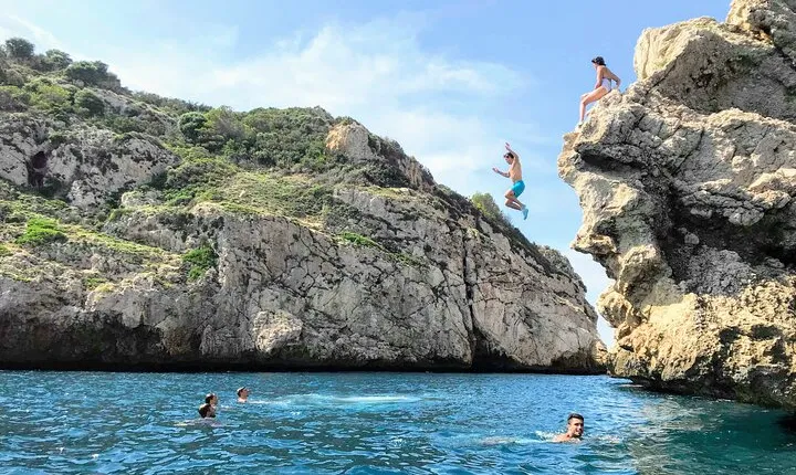 Uncharted Marine Reserve Cave, Snorkel & Cliff Jumping Kayak Tour