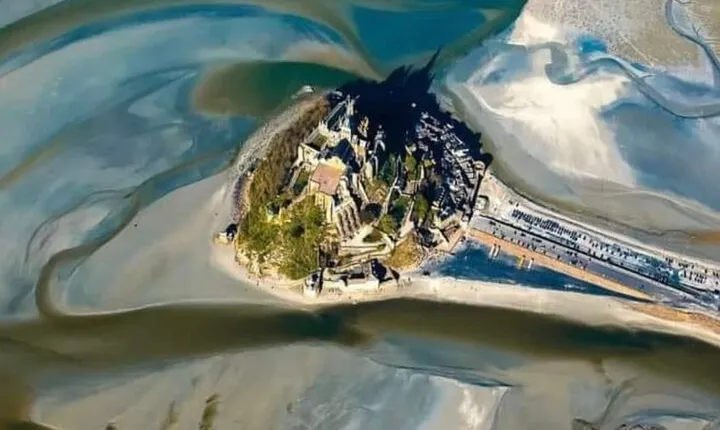 Mont St Michel Full Day Tour with a National Guide from Bayeux