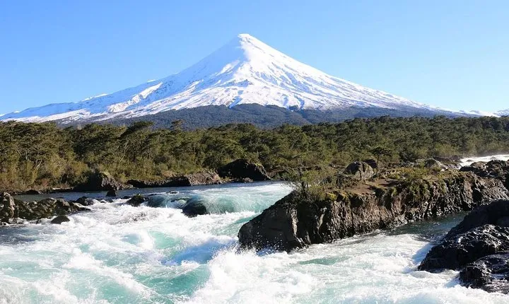 Puerto Varas: Full day Osorno Volcano and Petrohue falls