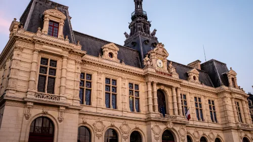 Top Poitiers: Private guided tour with your mobile