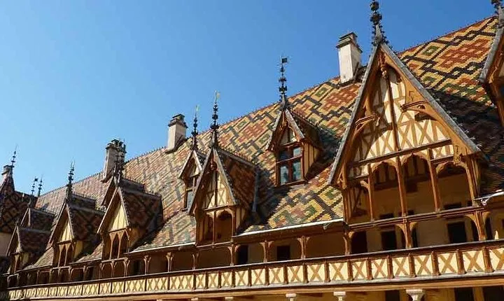 Small group Burgundy tour of Beaune with Wine Tasting from Dijon