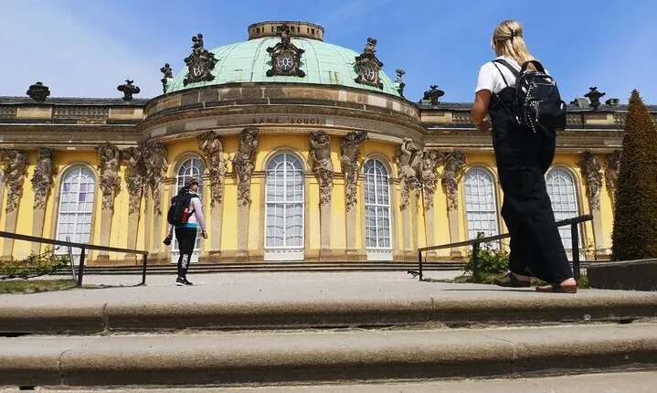 Potsdam Highlights - Private sightseeing tour by minibus