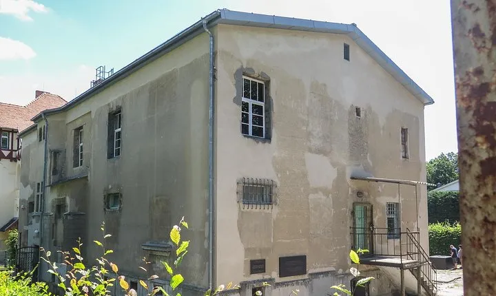 Private Potsdam City Tour in an authentic vintage van