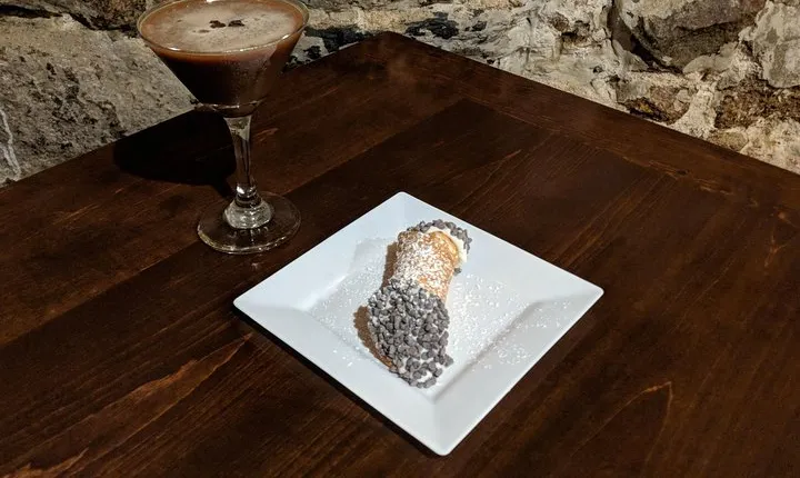 Cocktails & Cannoli: Boston's North End Dessert Tour