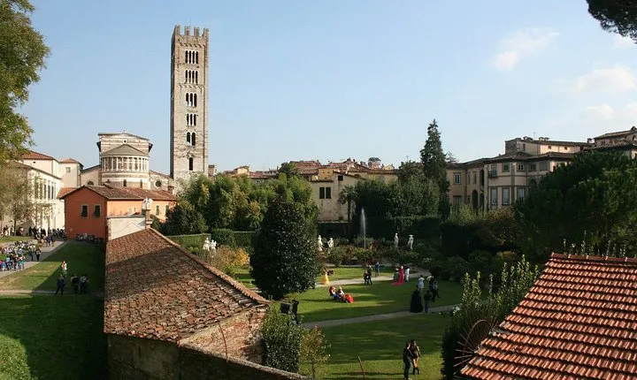 Livorno Shore Excursion to Lucca & Pisa optional Leaning Tower Ticket