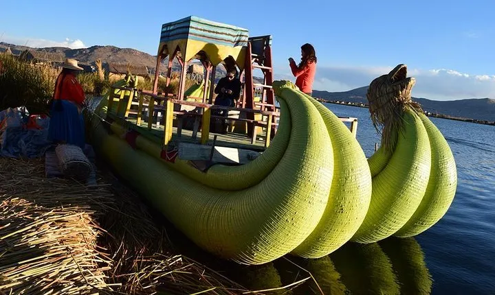 3h Boat Tour to Uros Island from Puno