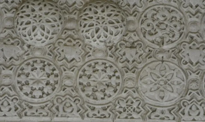 Alhambra & Generalife Skip the line Small Group including Nasrid Palaces