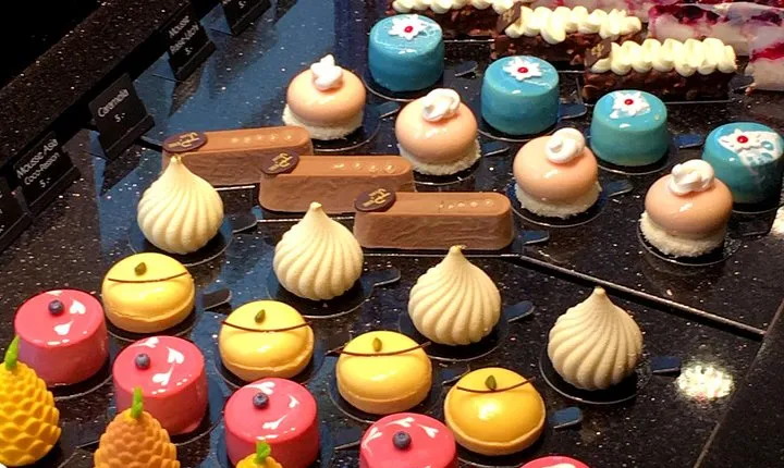 Geneva 3-hour Chocolate Tasting Tour and Old Town Visit