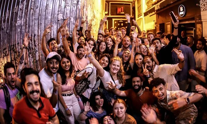 Istanbul Party Pub Crawl with Party Bus in Sultanahmet and Taksim