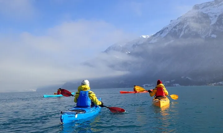 Winter Kayak Tour of the Turquoise Lake Brienz