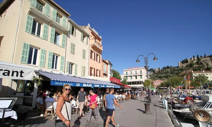 Escapade Drive a convertible from Marseille to Cassis La Ciotat