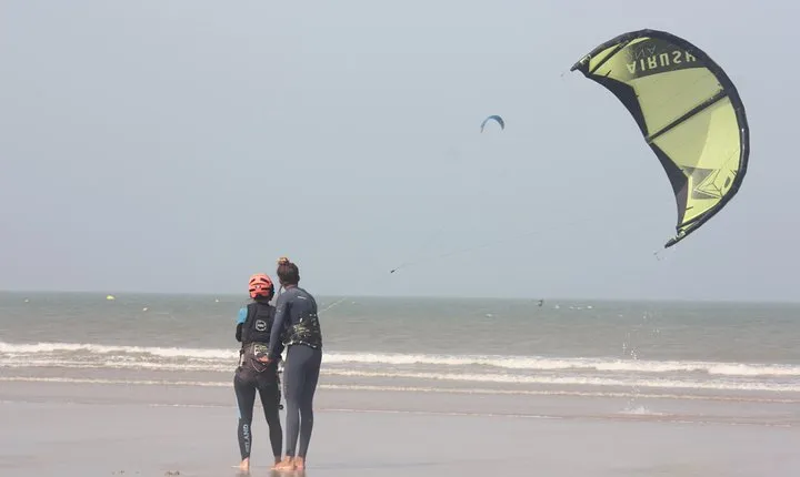 Group Kitesurfing lesson with a Local in Essaouira Morocco 
