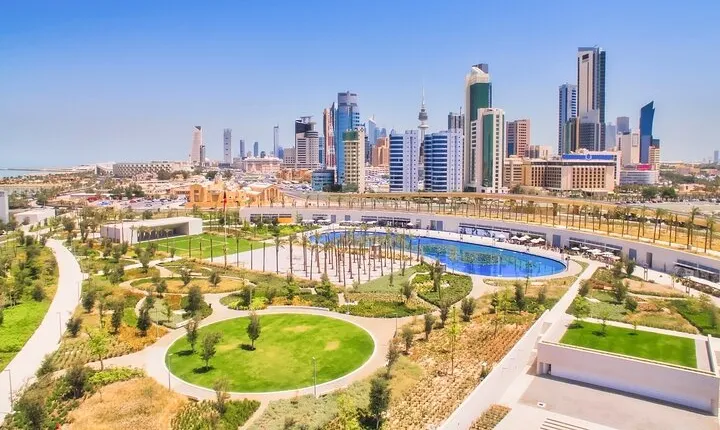 Private Heritage Souq and Modern Shopping Malls Tour in Kuwait