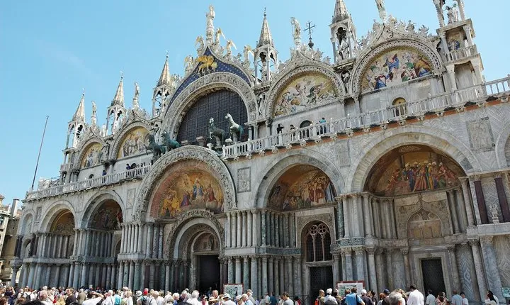 Venice Full-Day Tour from Lake Garda
