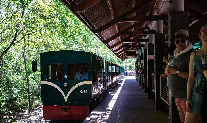 Iguazu Falls: Visit to Argentinian and Brazilian Side in two days