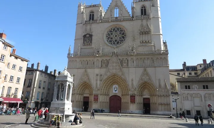 Vieux Lyon Cultural & Historical Walking Guided Tour (English)