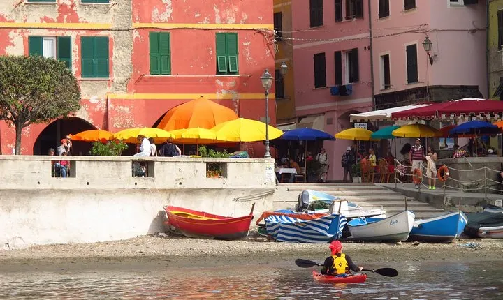 Cinque Terre Half Day Kayak Trip from Monterosso