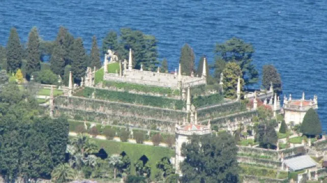 Isola Bella: Hop-on Hop-off Boat Tour from Stresa