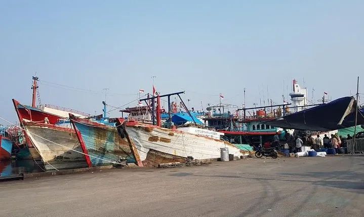 Look at Jakarta Local Experience Tour With Boating