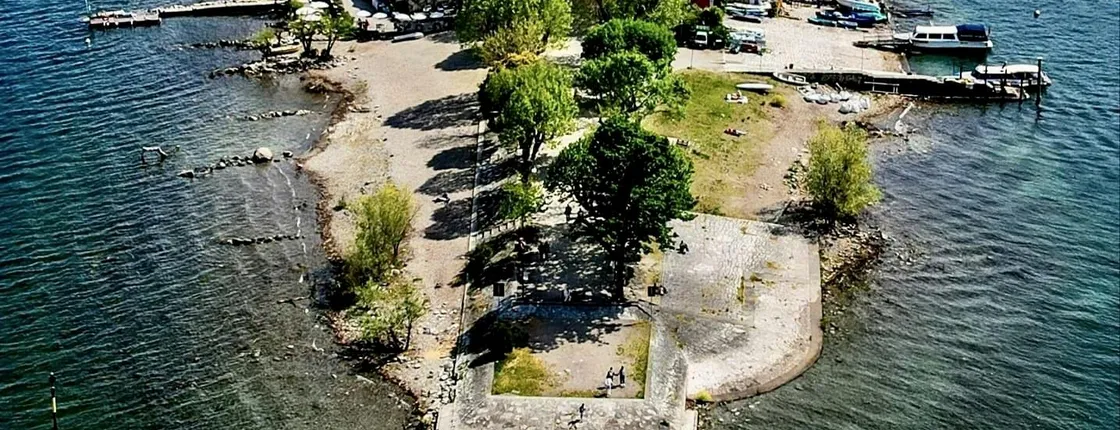 Isola Pescatori and Isola Bella hop-on hop-off boat tour from Stresa