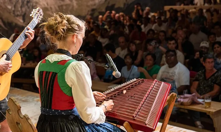 Tyrolean Folk Show Ticket in Innsbruck