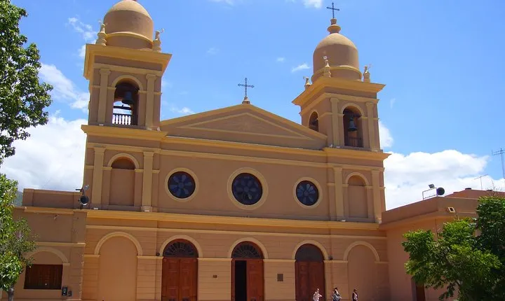 Full-day Cafayate, Lerma Valley, and Wine Tasting from Salta