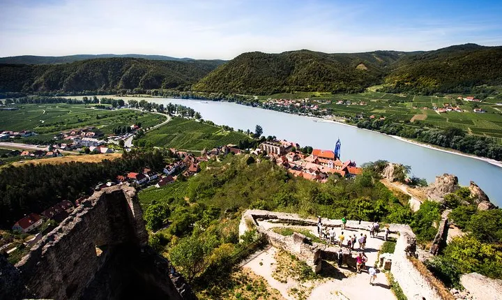 Wachau Valley Small-Group Tour and Wine Tasting from Vienna