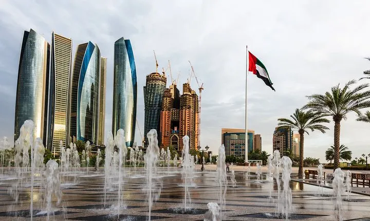 From Abu Dhabi: Sheikh Zayed Mosque, Royal Palace & Etihad Tower