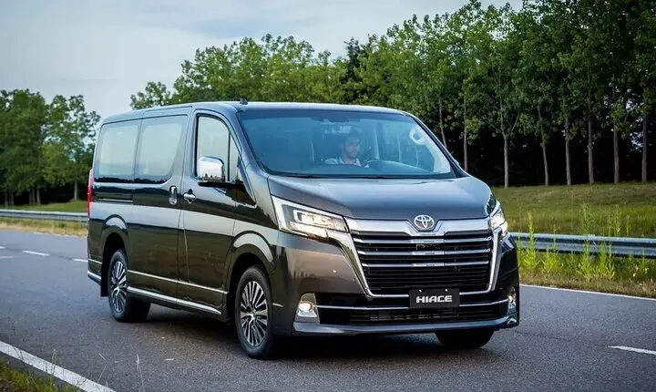 Arrival by Private Minivan from Kansai Airport KIX to Kyoto City