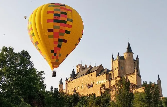 Hot Air Balloon Ride Over Toledo or Segovia with Optional Transport from Madrid